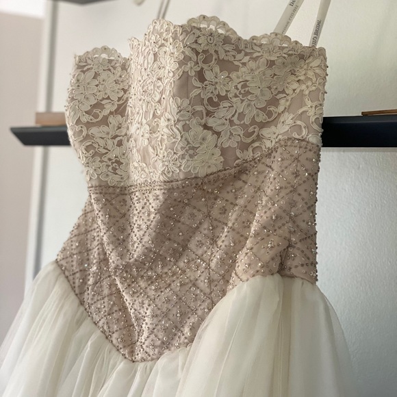 David’s Bridal Dress - Picture 2 of 4